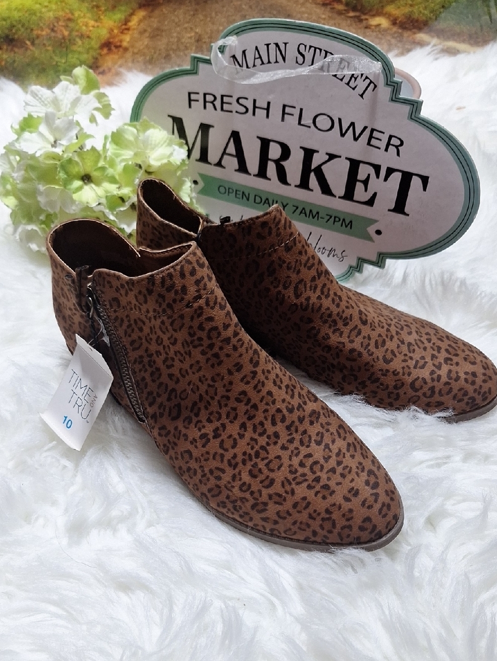 Time and Tru Brown Leopard Print Chukka Boots